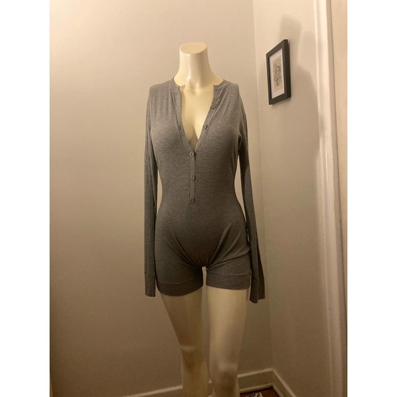 2 Sizes Skims Soft Lounge Button Up Henley Onesie Romper in Heather Gray NWT - Picture 6 of 11